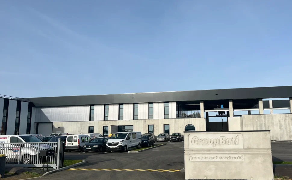 INVESTIM bâtiment extérieur parking