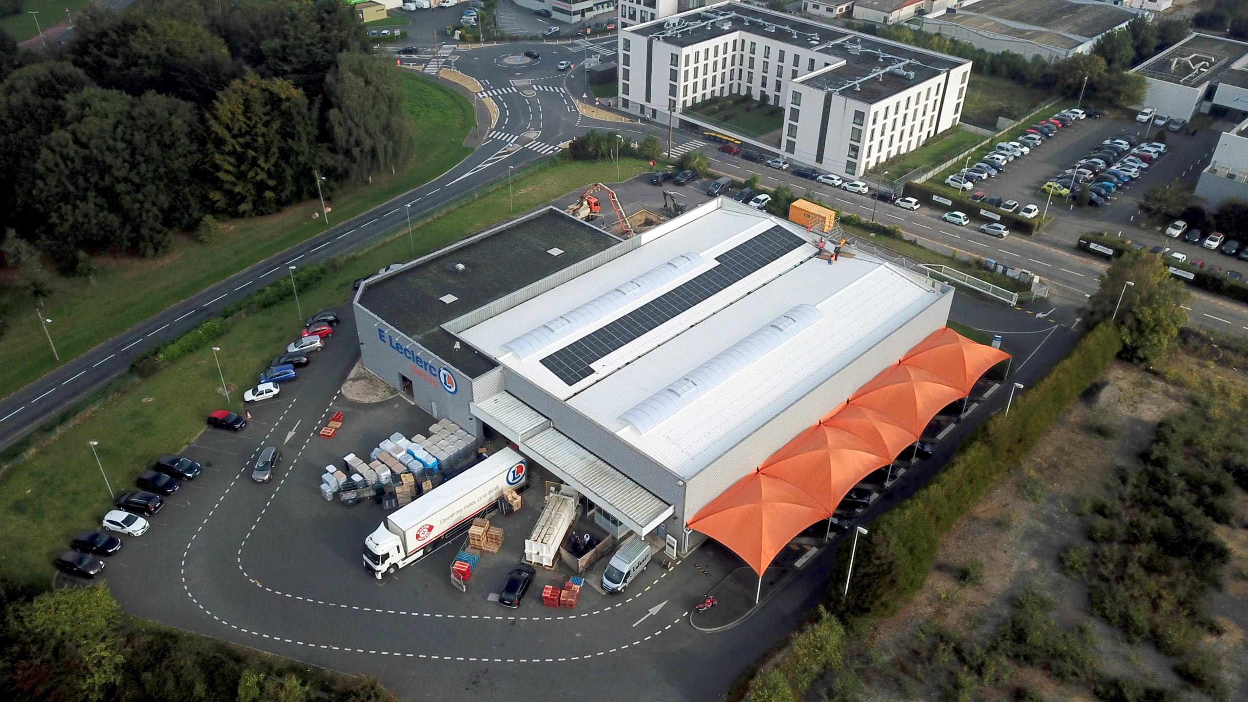 Refection-toiture-drive-e.leclerc-caen